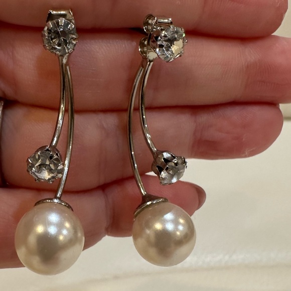 Earnings with Light Pink Faux Pearls & Rhinestone - Picture 6 of 7